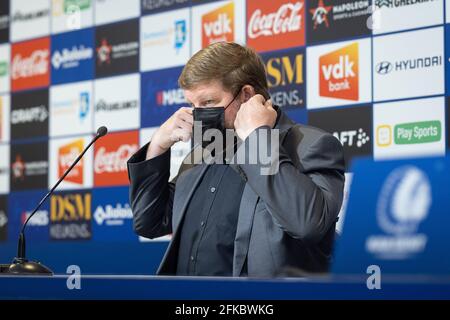 Il capo allenatore di Gent Hein Vanhaezebrouck ha ritratto durante una conferenza stampa della squadra di calcio belga KAA Gent, venerdì 30 aprile 2021 a Gent, davanti alla f Foto Stock