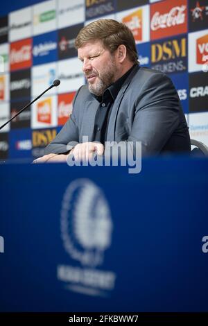 Il capo allenatore di Gent Hein Vanhaezebrouck ha ritratto durante una conferenza stampa della squadra di calcio belga KAA Gent, venerdì 30 aprile 2021 a Gent, davanti alla f Foto Stock