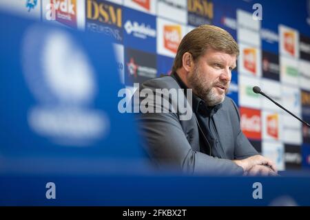 Il capo allenatore di Gent Hein Vanhaezebrouck ha ritratto durante una conferenza stampa della squadra di calcio belga KAA Gent, venerdì 30 aprile 2021 a Gent, davanti alla f Foto Stock