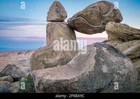 Balanced Rock al tramonto, Big Bend National Park, Texas, Stati Uniti d'America, Nord America Foto Stock