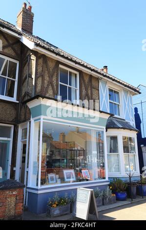 Aldeburgh Gallery sulla graziosa High Street, a Suffolk, East Anglia, Regno Unito Foto Stock