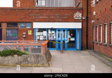 Uxbridge Magistrates Court, West London, dove Matthew Mathinney, la stella di un Netflix Reality TV show e figlio di un ex avvocato generale è stato multato di quasi £3,000 per essere stato abusivo al personale di cabina su un volo. Data immagine: Venerdì 30 aprile 2021. Foto Stock