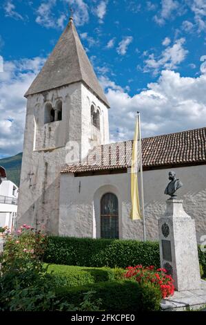 Chiesa di San Nicolò (San Nicola), Laces, Val Venosta (Vinschgau), Bolzano, Trentino-Alto Adige, Italia Foto Stock