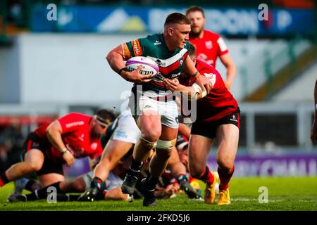 30 aprile 2021; Mattioli Woods Welford Road Stadium, Leicester, Midlands, Inghilterra; European Rugby Challenge Cup, Leicester Tigers contro Ulster; Jasper Wiese di Leicester Tigers sul pallone Foto Stock