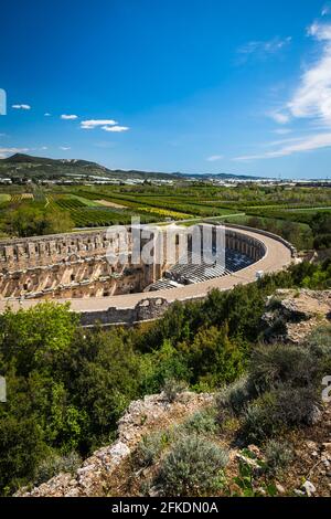 Anfiteatro romano di Aspendos antica città vicino Antalya, Turchia. Un'antica città in rovina Foto Stock