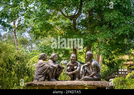 Statua di Lachit Borphukan in Jorhat Assam. Un monumento commemorativo in onore del generale Lachit Borphukan. Vicino al parco nazionale di Kaziranga, India nord-orientale. Foto Stock