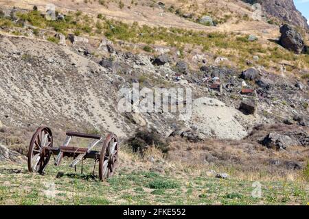 RIPONVALE, CENTRAL OTAGO, NEW ZEALAND - FEBBRAIO 17 : Vecchio carro di cannoni in legno nella zona di estrazione dell'oro di Ripponvale in Nuova Zelanda il 17 febbraio, Foto Stock