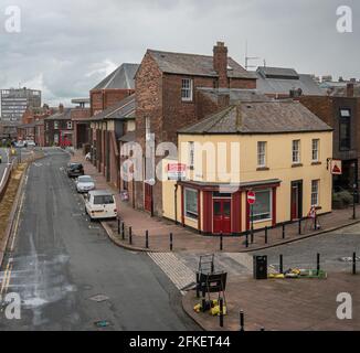 Carlisle, Cumbria, Regno Unito, agosto 2020 - Vista alta di una strada e degli edifici nella città di Carlisle, Cumbria, Regno Unito Foto Stock