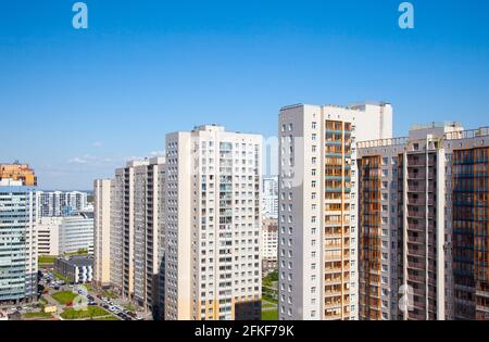 Quartiere residenziale di San Pietroburgo, quartiere Primorsky, Russia. Foto Stock