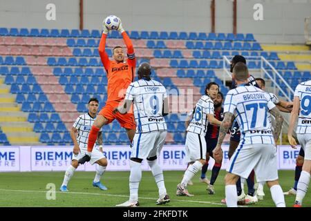 Crotone, Italia. 01 Maggio 2021. Samir Handanovic (FC Inter) durante FC Crotone vs Inter - FC Internazionale, Serie di calcio Italiana A Crotone, Italy, May 01 2021 Credit: Independent Photo Agency/Alamy Live News Foto Stock