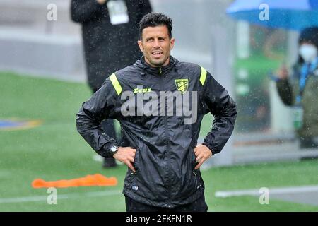 Frosinone, Italia. 01 Maggio 2021. Fabio Grosso allenatore di Frosinone, durante la partita del campionato italiano Serie B tra Frosinone e Pisa, risultato finale 3-1, partita disputata allo stadio Benito Stirpe di Frosinone. Frosinone, Italia, 01 maggio 2021. (Foto di Vincenzo Izzo/Sipa USA) Credit: Sipa USA/Alamy Live News Foto Stock