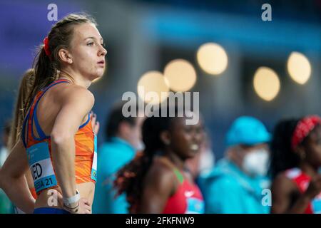 Stadio Slesiano, Chorzow, Polonia. 1 maggio 2021. World Athletics Relays 2021. Giorno 1; Femke Bol dei Paesi Bassi riflette davanti al suo 4 x 400 Heat Credit: Action Plus Sports/Alamy Live News Foto Stock