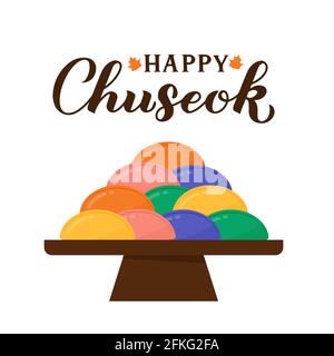 Happy Chuseok calligrafia mano con Songpyeon cibo tradizionale coreano. Modello vettoriale per poster tipografico, biglietto d'auguri, cartolina, banne Illustrazione Vettoriale