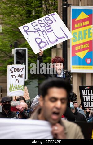 Manchester UK, 1 maggio 2021, Kill the Bill. La protesta è iniziata in piazza San Pietro Manchester. I dimostranti stanno infuriando contro la legislazione governativa volta a limitare le proteste dirompenti nel Regno Unito. Credito immagine : garyroberts Foto Stock