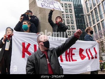 Manchester UK, 1 maggio 2021, Kill the Bill. La protesta è iniziata in piazza San Pietro Manchester. I dimostranti stanno infuriando contro la legislazione governativa volta a limitare le proteste dirompenti nel Regno Unito. Credito immagine : garyroberts Foto Stock