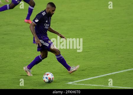 Orlando, Stati Uniti. 02 maggio 2021. Ruan (Orlando City 2) scivola nell'area dell'avversario durante la partita di calcio della Major League tra Orlando City e FC Cincinnati all'Exploria Stadium Credit: SPP Sport Press Photo. /Alamy Live News Foto Stock