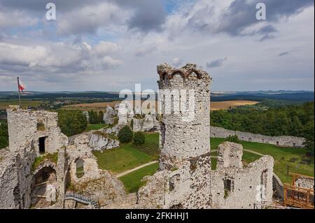 Vista ad alto angolo del castello in rovina Foto Stock