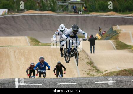 Verona, Italia. 01 Maggio 2021. Einar LIDBERG in Svezia compete nel BMX Racing Men Junior Round 1 della Coppa UEC europea alla BMX Olympic Arena il 1° maggio 2021 a Verona, Italia Credit: Mickael Chavet/Alamy Live News Foto Stock