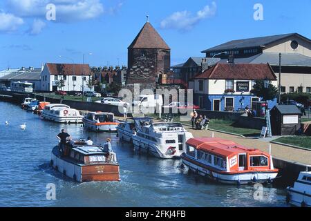 Gite in barca sul fiume Bure, North Quay, Great Yarmouth, Norfolk, Inghilterra, REGNO UNITO. Circa anni '90 Foto Stock