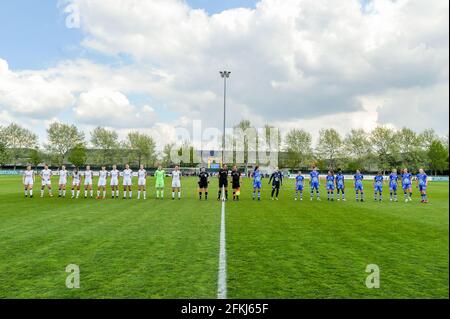 Team di formazione OHL ( Marie Detruyer (17), Sara Yuceil (13), Estee Cattoor (11), Luna Vanzeir (10), Jill Janssens (7), Zenia Mertens (6), Auke Swevers (4), Amber Tysiak (3), Sari Kees (2), Goalkeeper Louise Van Den Bergh (1), Lenie Onzia (8) ), assistente Ella De Vries, arbitro Florian Fornello, assistente di Toon Bonduel, team keeper KAA Gent (Silke Vanrouwy), Nickalkia (21), Nickalkia (1) (1), 2) Heleen Jaques (4), Emma Van Britsom (6), Lakeesha Eikjken (7), Chloe Vande Velde (10), Lyndsey Van Belle (14), Lore Jacobs (17), Lobke Loonen (19), Feli del Foto Stock