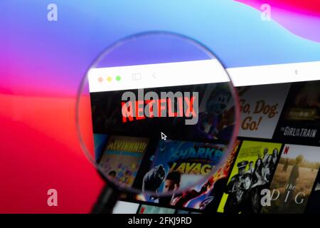 Ostersund, Svezia - Marte 9, 2021: Sito web Netflix su uno schermo del computer. Netflix è una multinazionale americana di intrattenimento Foto Stock