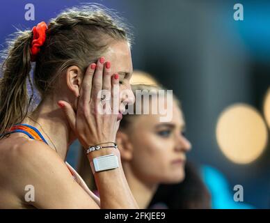 Stadio Slesiano, Chorzow, Polonia. 1 maggio 2021. World Athletics Relays 2021. Giorno 1; Femke Bol della corsa olandese schiaffa il suo volto prima di gara Credit: Action Plus Sports/Alamy Live News Foto Stock