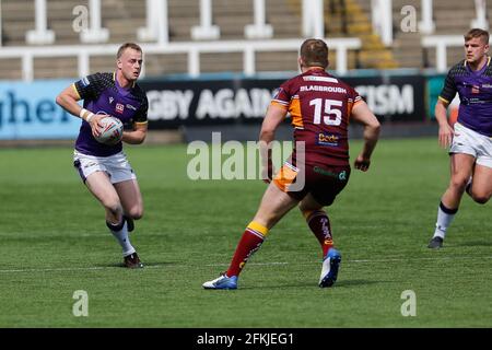 Newcastle, Regno Unito. 20 Marzo 2021. NEWCASTLE UPON TYNE, REGNO UNITO. 2 MAGGIO. Josh Woods di Newcastle Thunder cerca le opzioni durante la partita TRA Newcastle Thunder e Batley Bulldogs a Kingston Park, Newcastle, domenica 2 maggio 2021. (Credit: Chris Lishman | MI News) Credit: MI News & Sport /Alamy Live News Foto Stock