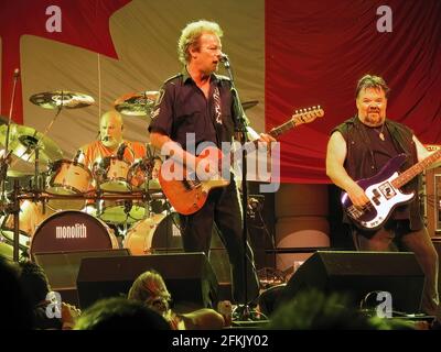 Dartmouth, Canada - 30 giugno 2005: April Wine Perform ad Alderney Landing in pre Canada Day Concert. Nella foto sono presenti Jerry Mercer, Myles Goodwyn, C, e. Foto Stock