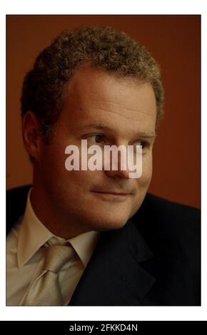 Lord Rothermere nel suo ufficio presso Allied giornali a Kensington.pic David Sandison 22/9/2004 Foto Stock