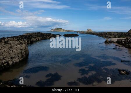 Edimburgo, Midlothian, Regno Unito. 2/5/2021 Yellowcraig Beach, East Lothian, Scozia Foto Stock