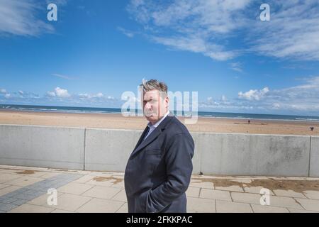 Sir Keir Starmer insegue a Seaton Carew il candidato laburista Dr Paul Williams durante la by-elezione di Hartlepool 2021. Foto Stock