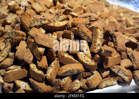 Cucina italiana, Cantucci i tradizionali biscotti croccanti toscani con mandorle. Foto Stock