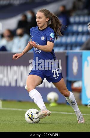 Kington Upon Thames, Inghilterra, 2 maggio 2021. Niamh Charles di Chelsea durante la partita della UEFA Women's Champions League a Kingsmeadow, Kington upon Thames. Il credito immagine dovrebbe essere: Paul Terry / Sportimage Credit: Sportimage/Alamy Live News Foto Stock