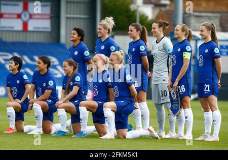 KINGSTON UPON THAMES, Regno Unito, 02 MAGGIO: Team Shoot prima del calcio d'inizio Back Row:- Chelsea Ladies Jessica carter, Chelsea Ladies Millie Bright, Chelsea Ladies Melanie Leupolz Chelsea Ladies Ann-Katrin Berger, Chelsea Ladies Magdalena Eriksson e Chelsea Ladies Niamh Charles Front Row:- da sinistra a destra Chelsea Ladies Ji so Yun, Chelsea Ladies Sam Kerr, Chelsea Ladies Fran Kirby, Chelsea Ladies Pernille Harder e Chelsea Ladies Sophie si inginiano durante la seconda tappa della Women's Champions League Semifinale tra Chelsea Women e FC Bayern München Ladies a Kingsmeadow, Kingston upon Thames, il 2 maggio Foto Stock