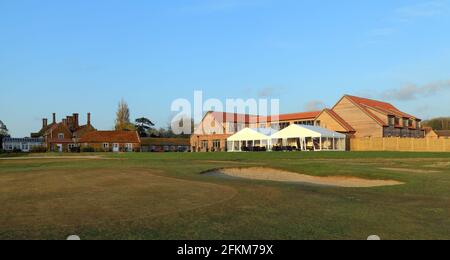 Heacham Manor Hotel, campo da golf, Club House, terrazza, padiglione, 18 verde, Norfolk, Inghilterra, Regno Unito Foto Stock