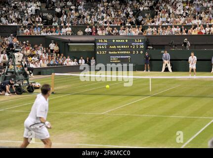 WIMBLEDON 2009 7° GIORNO. 29/6/09. ANDY MURRAY V STANISLAS WAWRINKA. IMMAGINE DAVID ASHDOWN Foto Stock