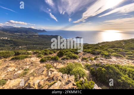 Vista su Cap Corse dal col de la Serra sulla punta settentrionale della Corsica, Francia Foto Stock