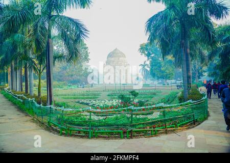 Lodi Gardens o Seven Sens è un parco cittadino situato a Nuova Delhi, India. Foto Stock