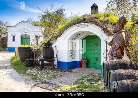 Vinne sklepy, Petrov - Plze u Straznice, Jizni Morava, Ceska republika / cantine, Plze in Petrov villaggio, Moravia del Sud, repubblica Ceca Foto Stock