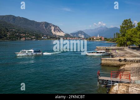 Vista dell'Isola dei pescatori e del Lago maggiore da Isola Bella, Isole Borromee, Lago maggiore, Piemonte, Italia, Europa Foto Stock