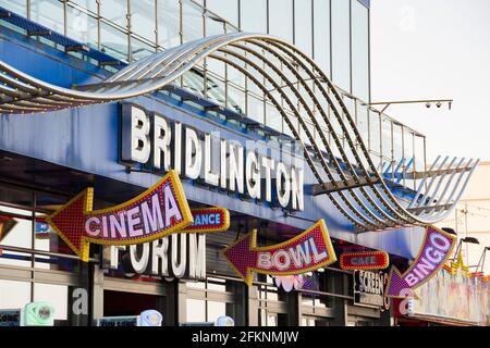 Yorkshire, UK – 10 ago 2017 : Bowling, Bar e Bingo – divertimento sul mare per il vostro intrattenimento a Bridlington Foto Stock