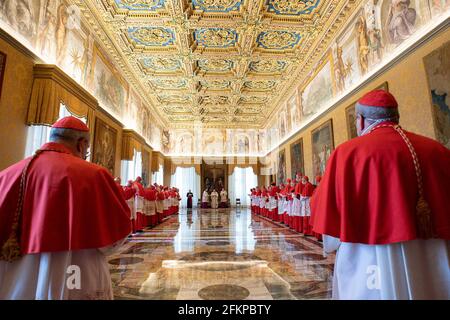 Vaticano. 03 maggio 2021. 3 maggio 2021 : Papa Francesco presiede il Concistoro Ordinario pubblico per votare su alcune cause di Canonizzazione, nella Sala del Concistoro del Vaticano Credit: Agenzia fotografica indipendente/Alamy Live News Foto Stock