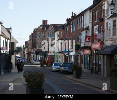 Aziende su Reading Road in Henley sul Tamigi in Oxfordshire Nel Regno Unito Foto Stock