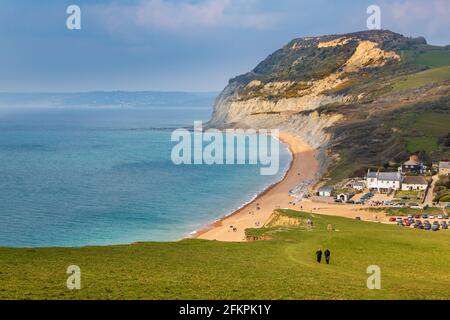 Golden Cap da Ridge Cliff a Seatown sulla Jurassic Coast, Dorset, Inghilterra Foto Stock