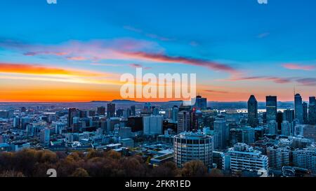 Splendida vista dell'alba dal belvedere di Kondiaronk a Montreal, Canada Foto Stock