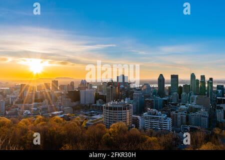 Splendida vista dell'alba dal belvedere di Kondiaronk a Montreal, Canada Foto Stock