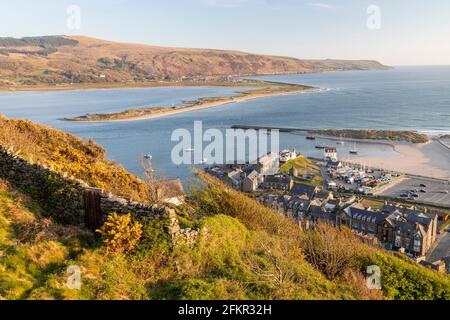 Barmouth e Fairbourne da Dinas Oleu, Snowdonia, Galles Foto Stock