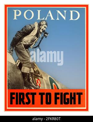 WW2 Propaganda UK Poster 'POLAND FIRST TO FIGHT' 1940's. Il contributo dei piloti polacchi che volano con gli aerei Spitfire La Gran Bretagna con la RAF nella seconda guerra mondiale Foto Stock