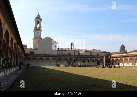 Monastero Italiano nelle colline toscane Foto Stock