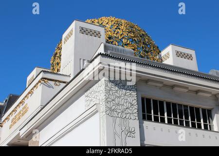 Gold Flower Dome tetto della Secessione edificio a Vienna, Austria Foto Stock